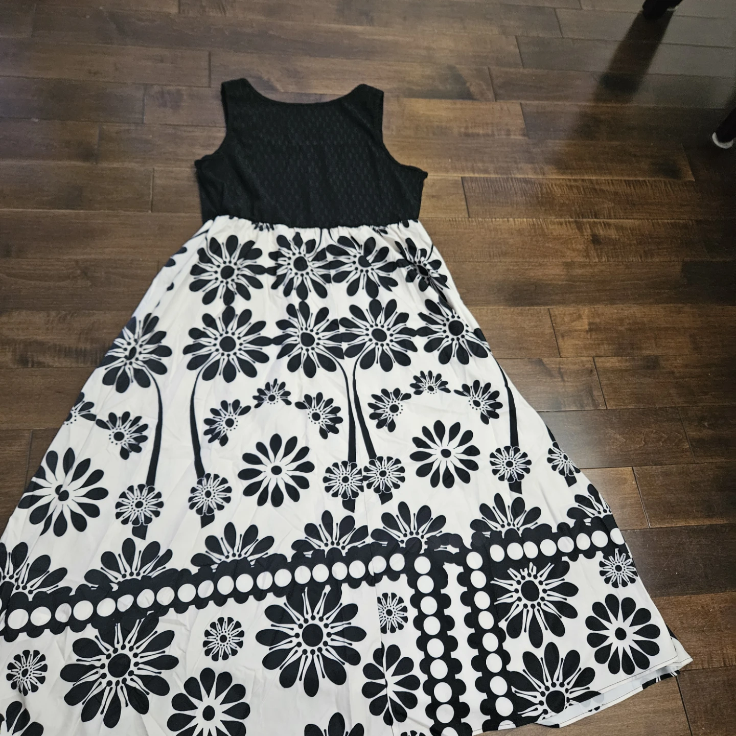Brand new Women's Black and White Floral Maxi Dress - photo 3