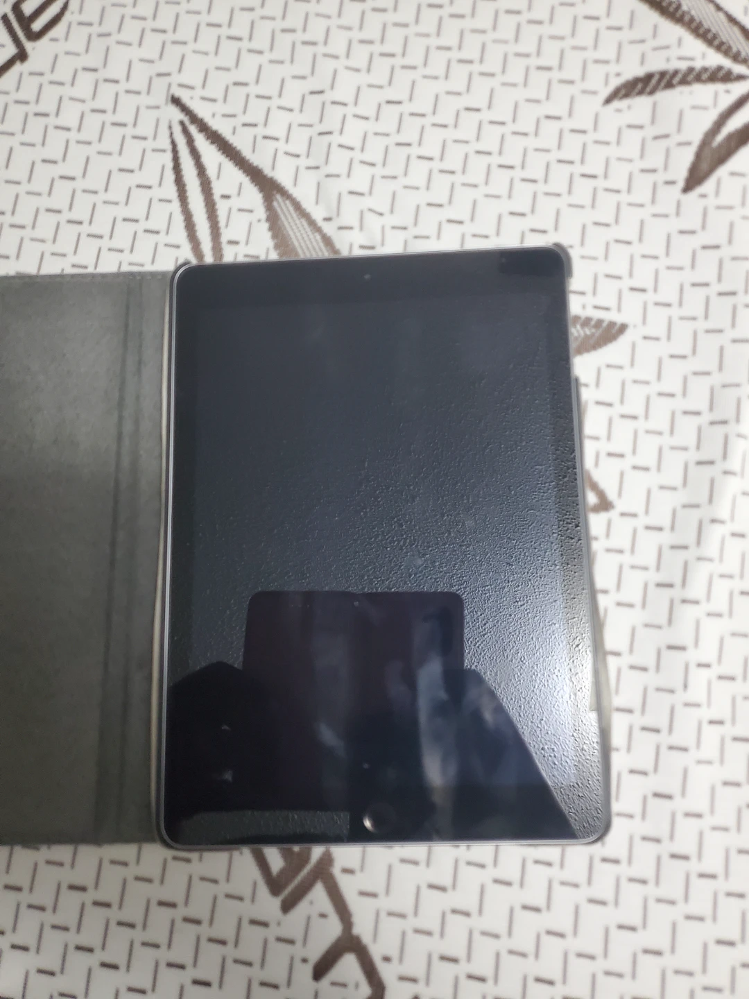 Apple ipad 6th gen - photo 2