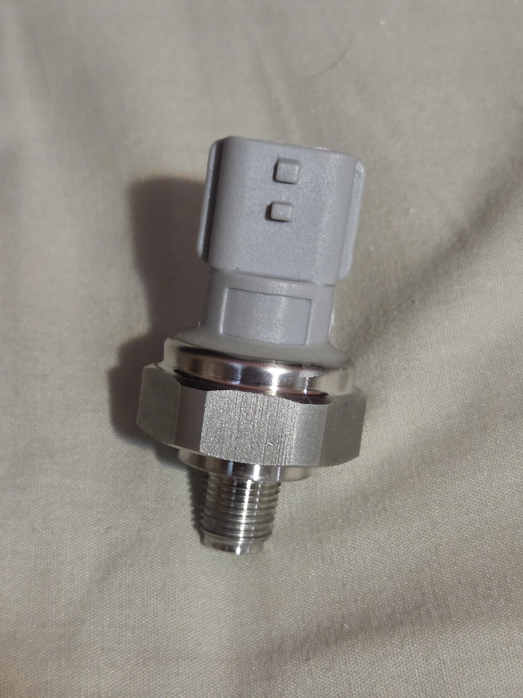 Nissan Oil Pressure Sensor 25070-3JT0A - photo 3