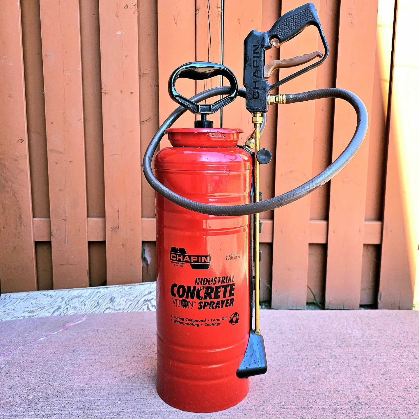 Chapin 3.5 Gallon Industrial Concrete Sprayer 19149 DL