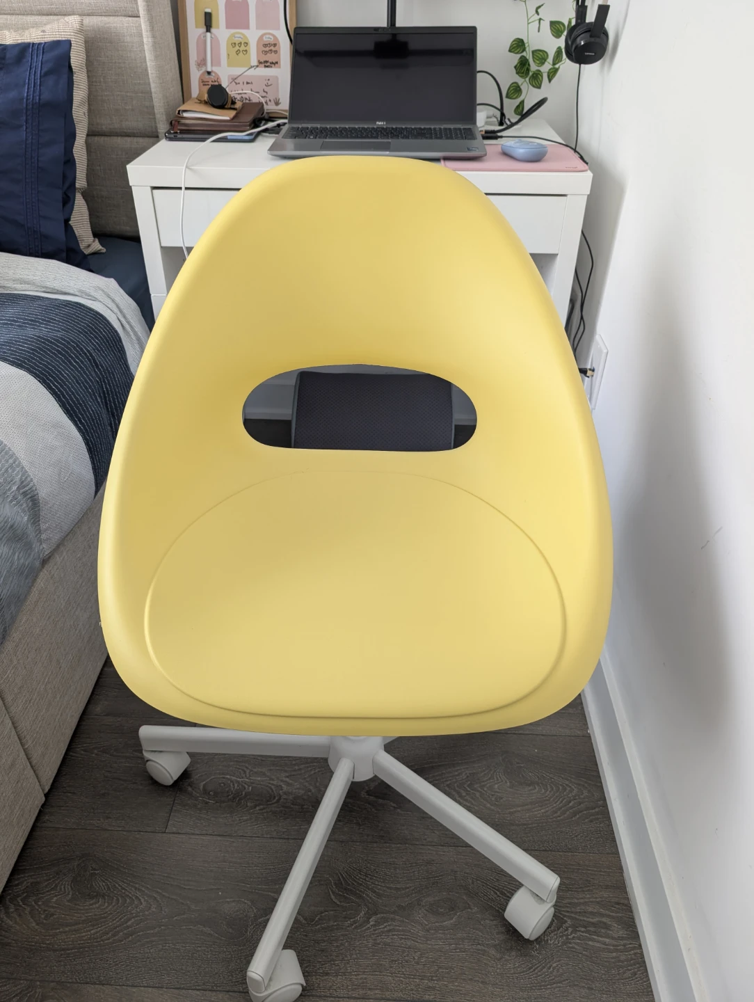 IKEA ELDBERGET Yellow Swivel Chair – Discontinued Colour - photo 2