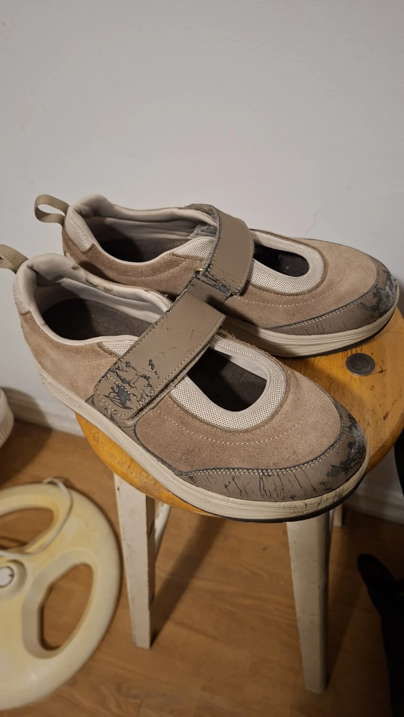 Women's Tan Mary Jane Shoes
