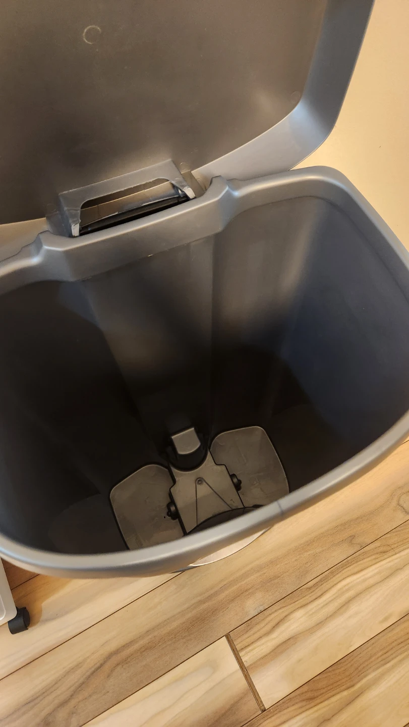 Umbra Brim 50L Step Can - photo 3