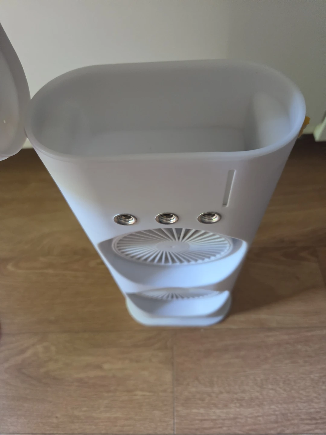 Portible White Tower Dyal Fans with water for cooling. - photo 4