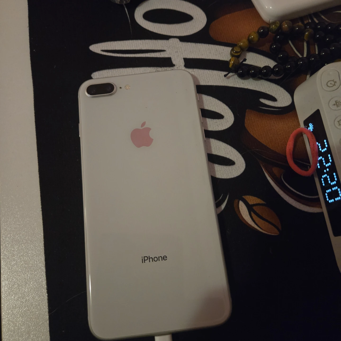 Iphone 8 plus .only sim works