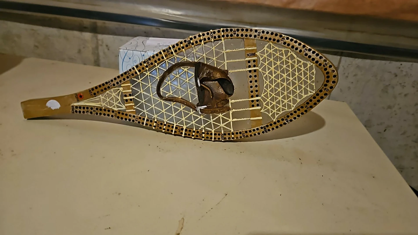 Snowshoe crib board