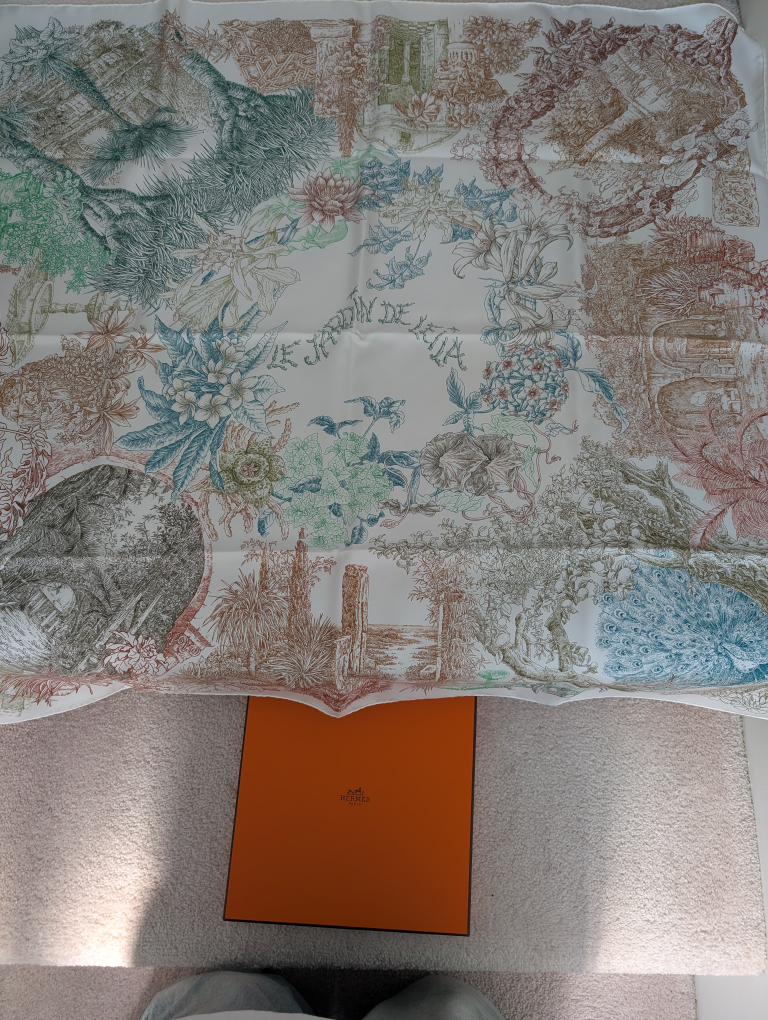 Hermès Le Jardin de la Villa Silk Scarf