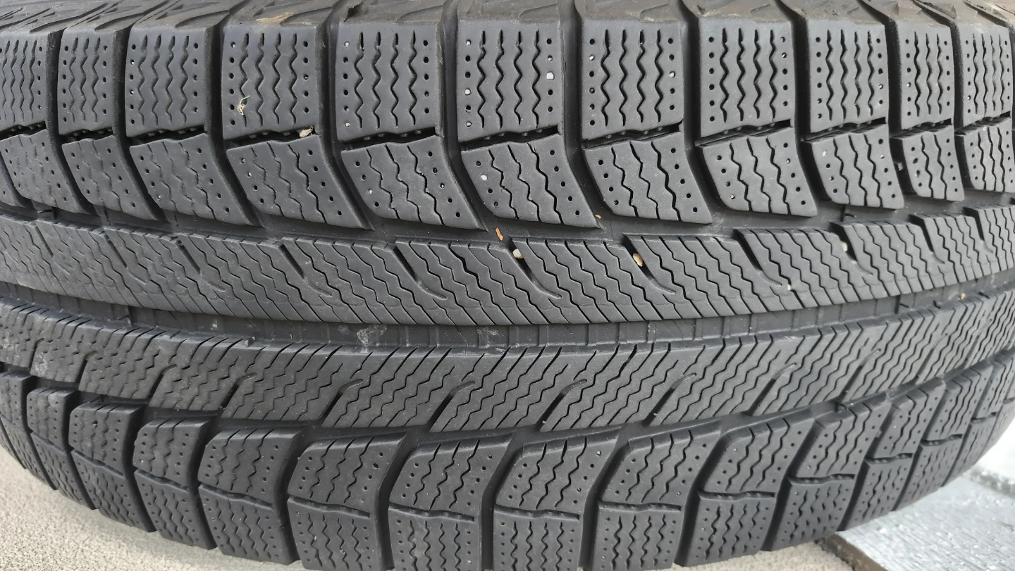 4 Michelin X Radial Winter Tires on Rims – P235/65R17 - photo 5