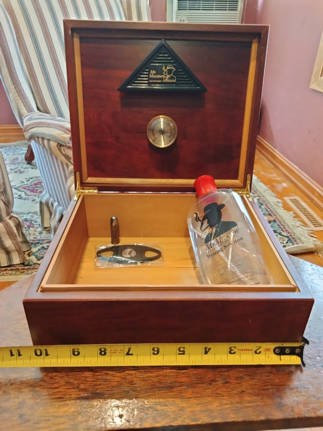 Mr. Moisture Humidor with Thermometer