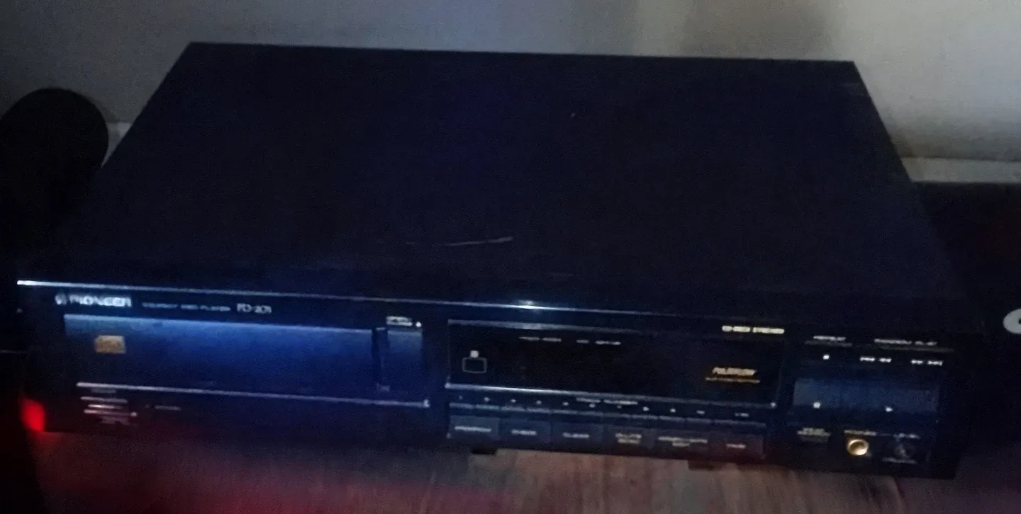 Pioneer PD-X21 Compact Disc Player - photo 2
