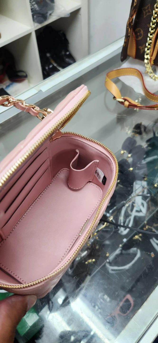 Chanel Vanity Case Bag Pink Quilted Lambskin Leather - photo 2