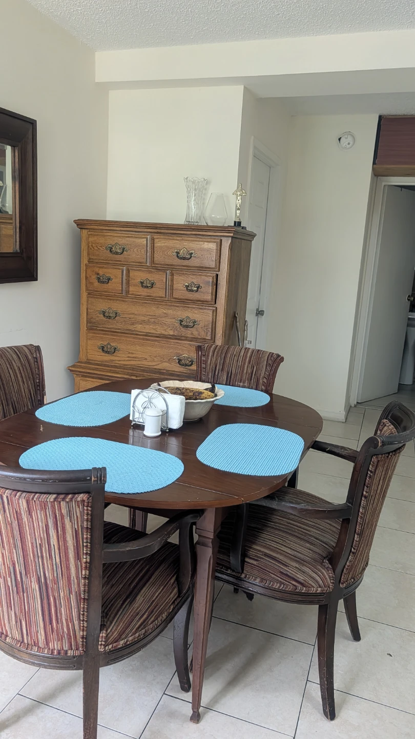 Oval Dining Table with 4 Chairs - photo 2