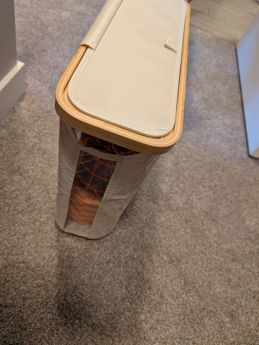 Toilet paper hamper with Lid