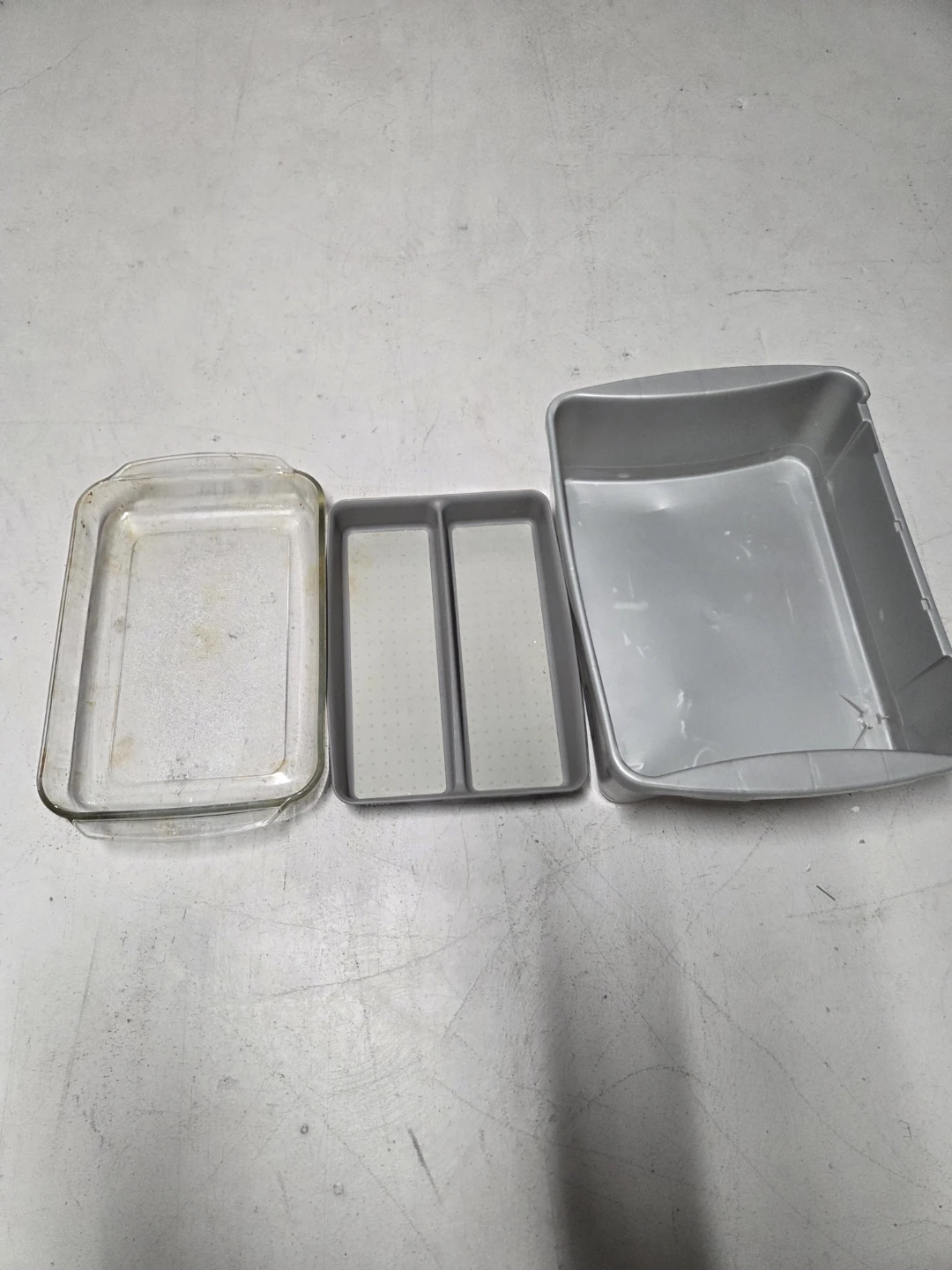 Baking Pans and Casserole Dish