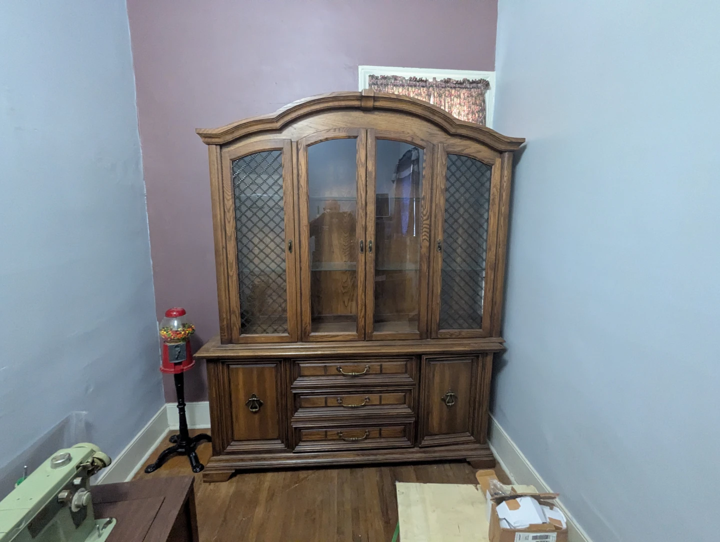 China cabinet hutch