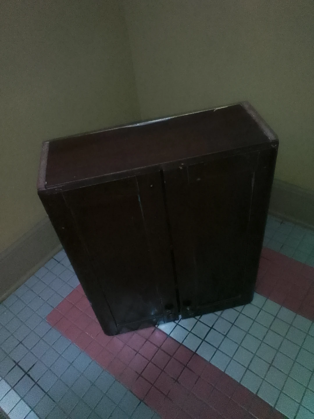 Wooden Cabinet with Two Shelves - photo 2