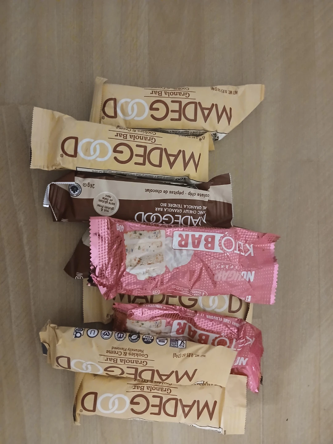 MadeGood Granola Bars - Cookies & Creme