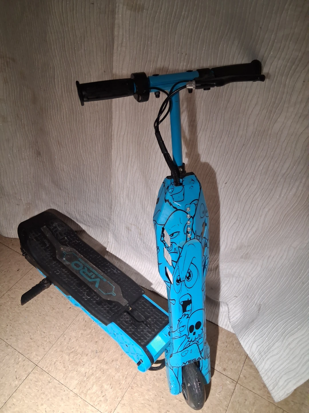 Blue Viro Electric Scooter Plus bike (Needs The Charger) - photo 2