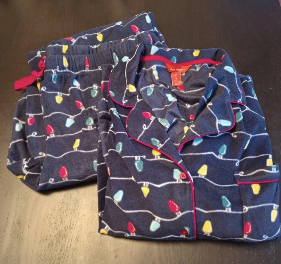 New joe fresh xlg women's pjs. Pick up in Kitchener, $20