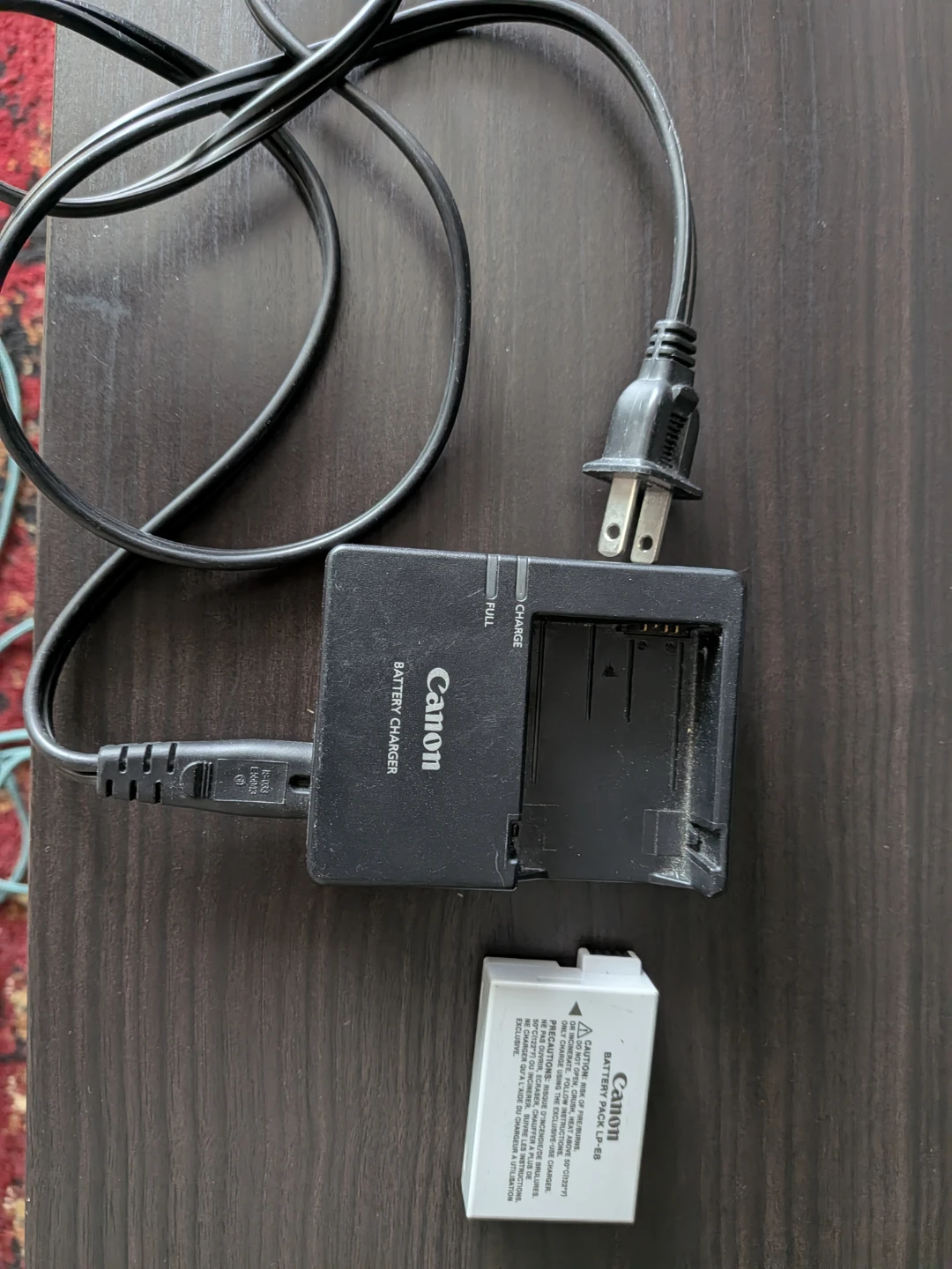 Canon Battery Charger with LP-E8 Battery Pack