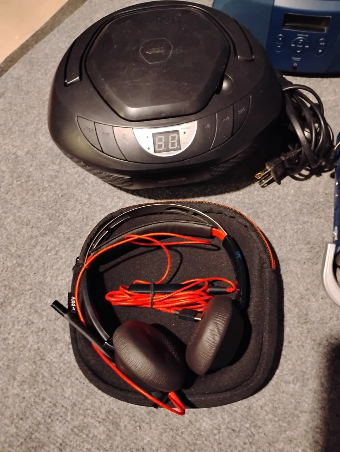 Electronics Bundle portable CD players and headphone - photo 2
