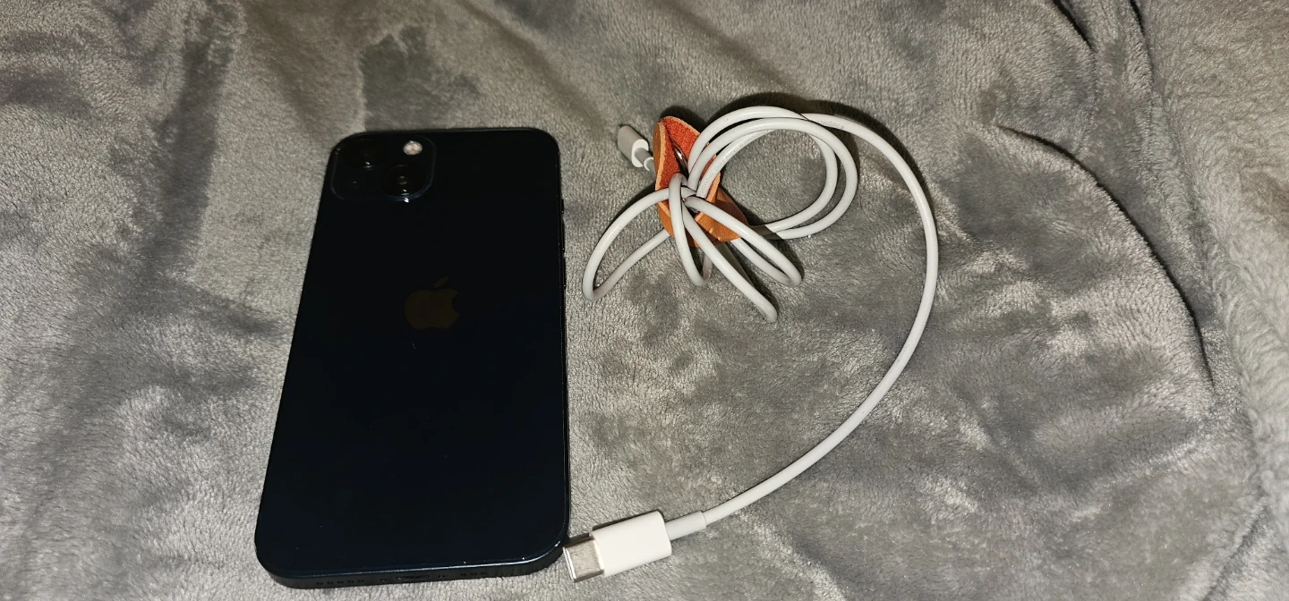 Apple iPhone 13 Midnight