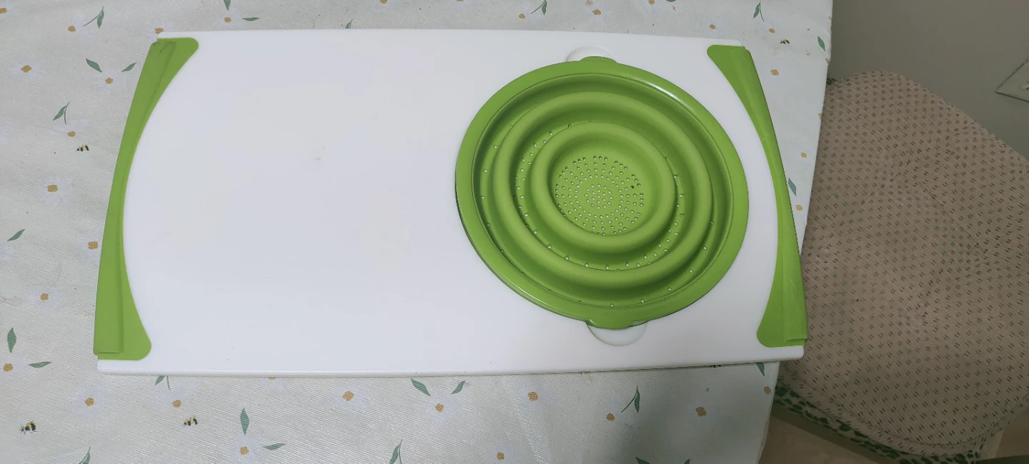 Collapsible Colander Cutting Board Set