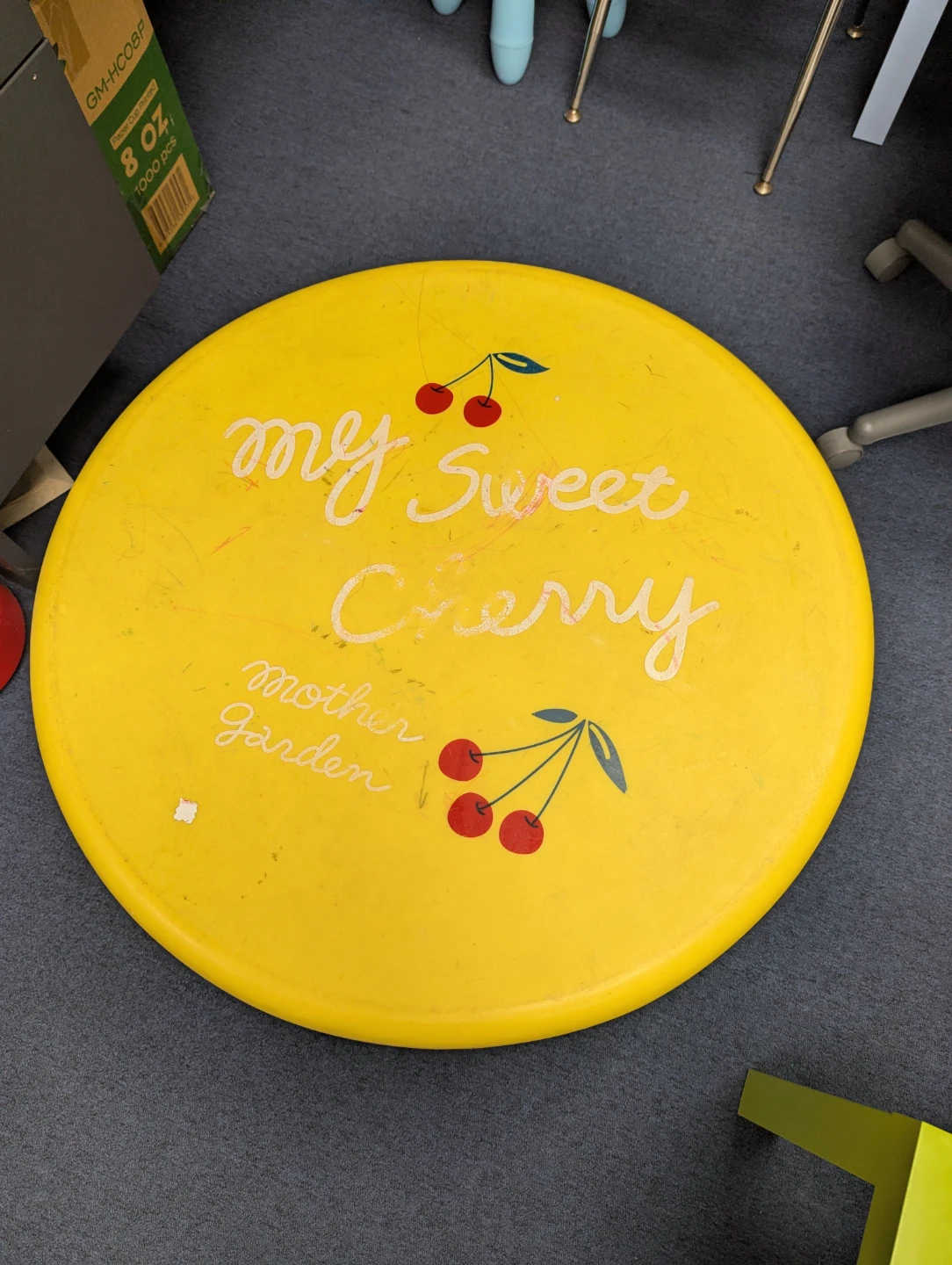 Set of children's play table and chairs - photo 2