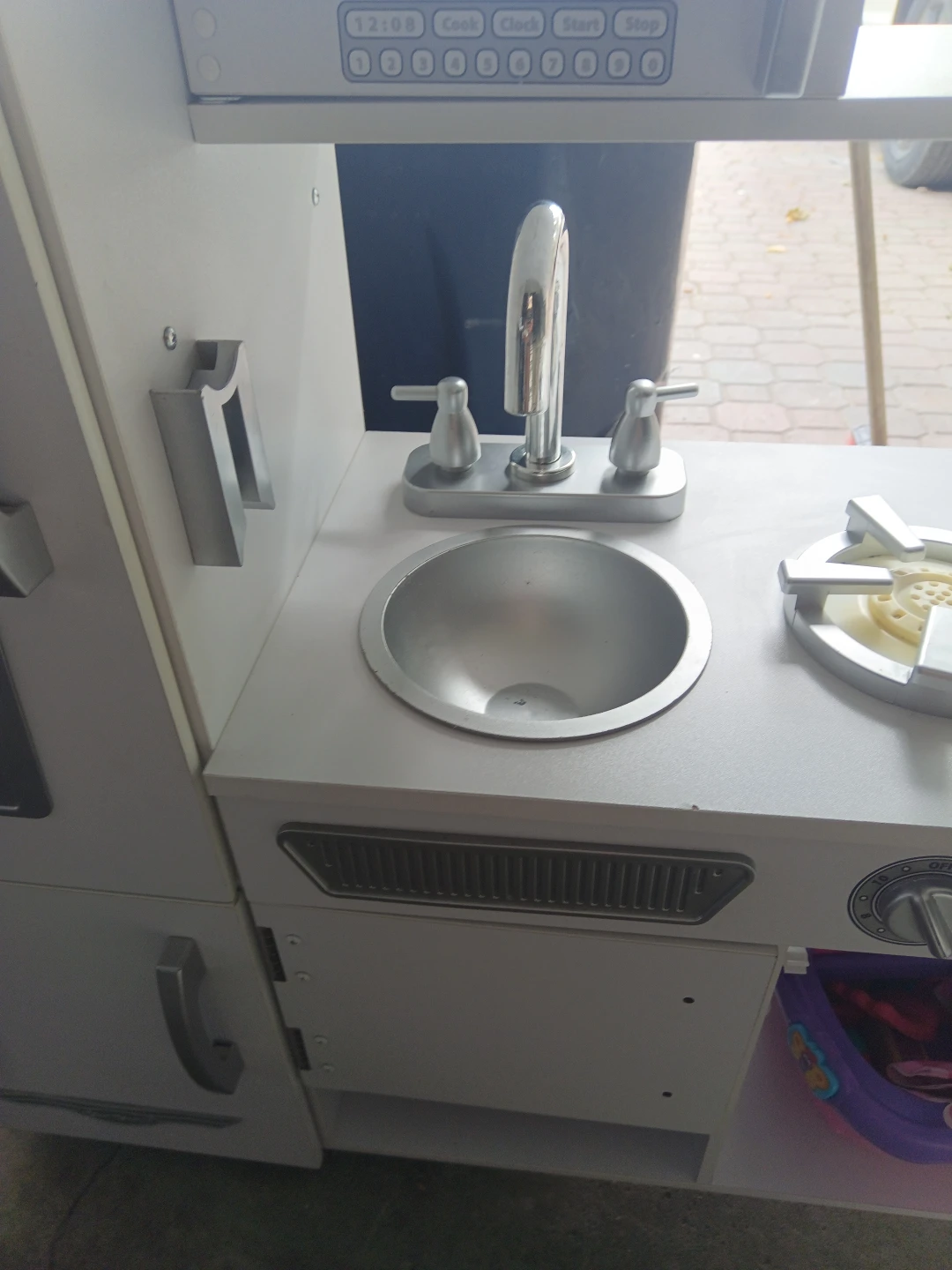 White Play Kitchen with Sink and Stove - photo 3
