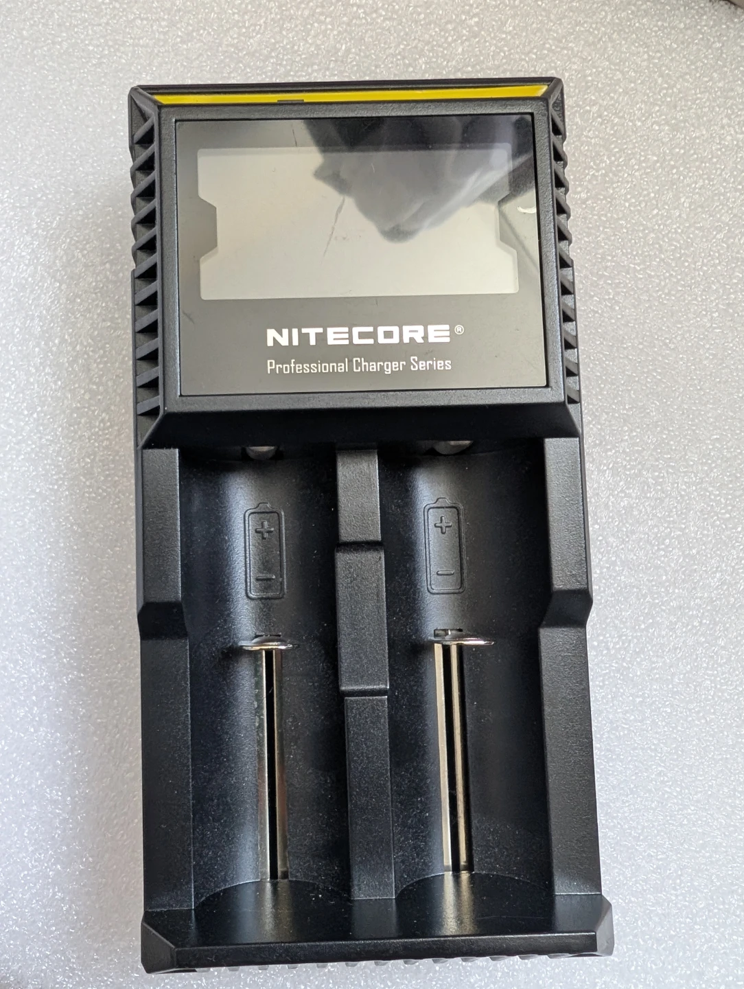 Nitecore D2 Digicharger