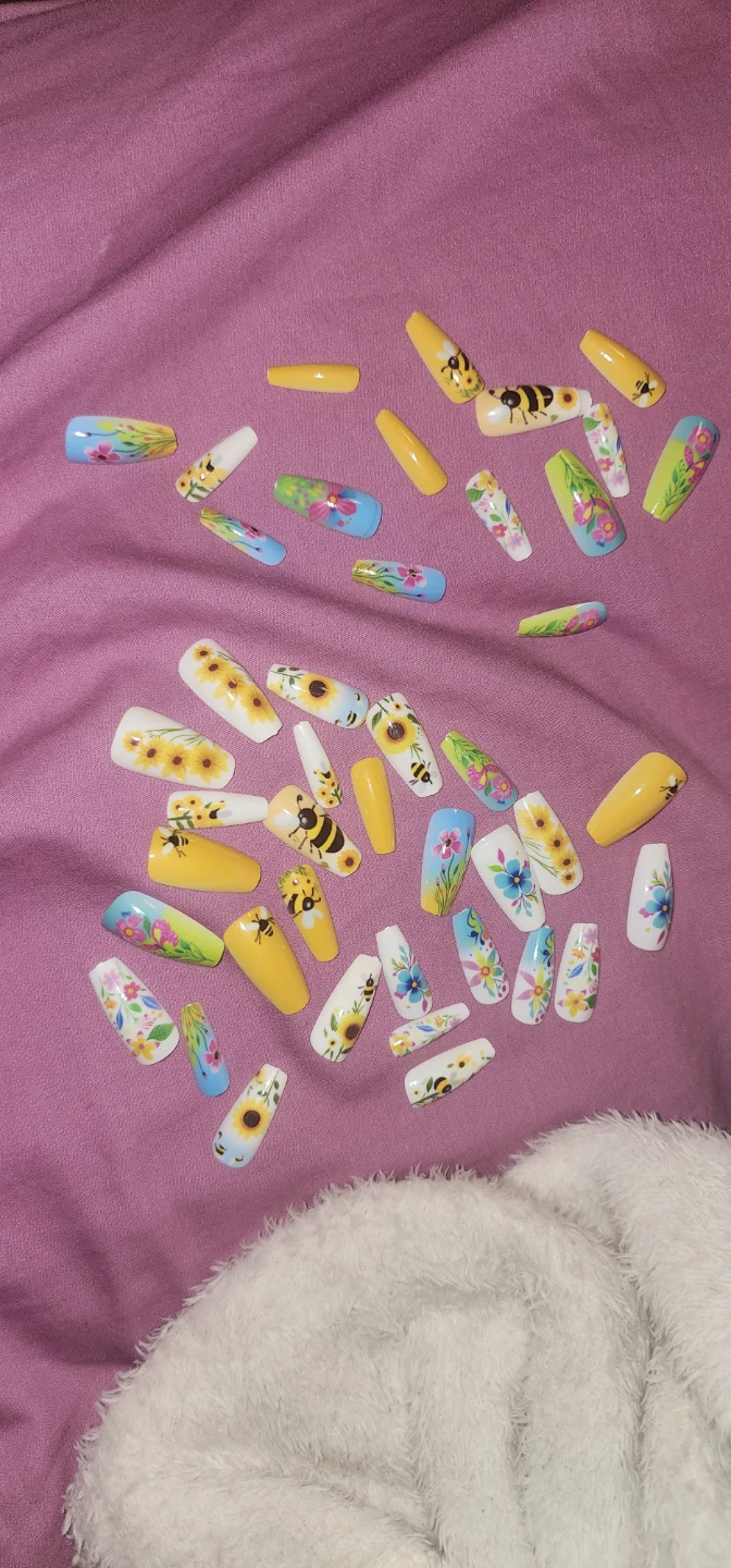 Assorted Press-On Nails with Bee and Floral Designs