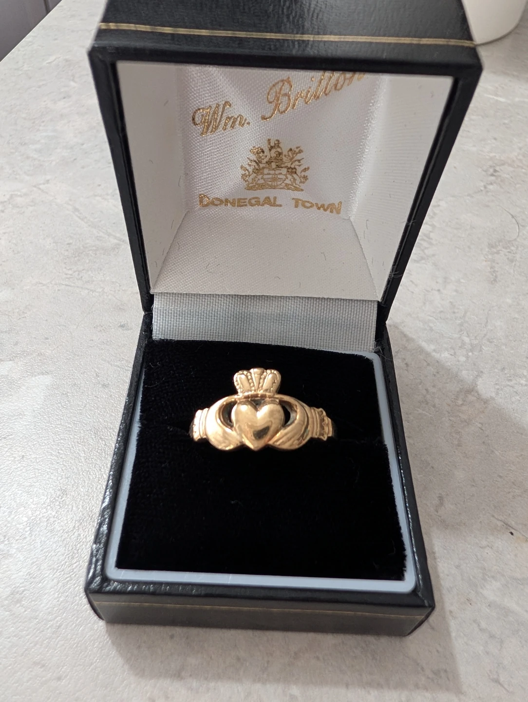 Men's Gold Claddagh Ring in Presentation Box - photo 2
