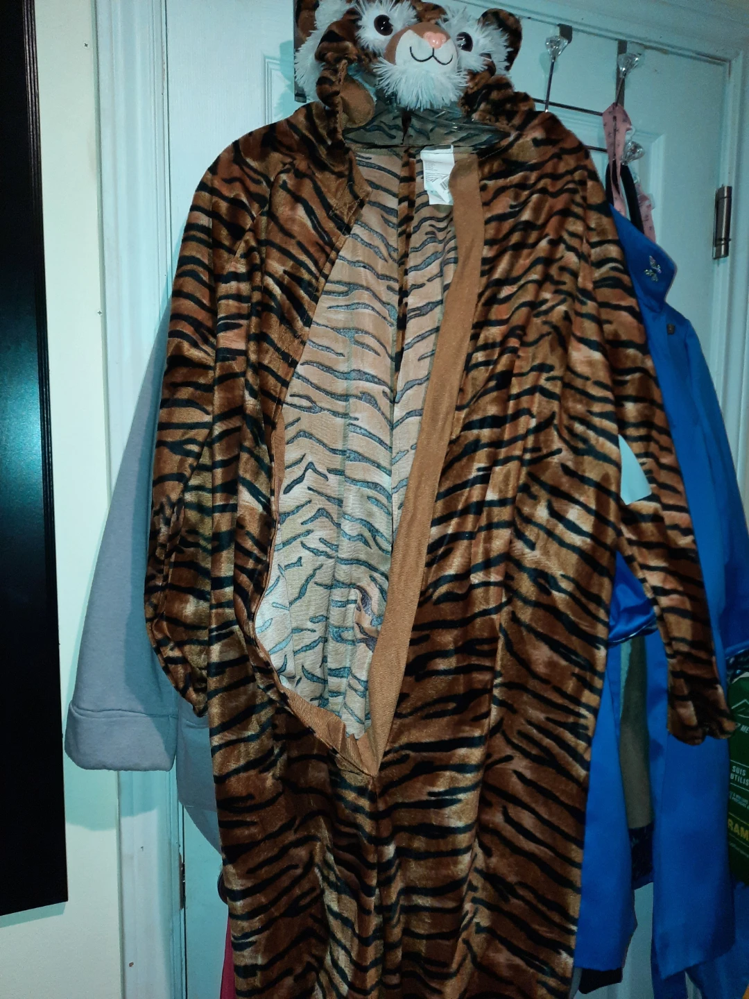 NWT 🐅Adult TIGER Costume Onesie W/Head & Tail - photo 3