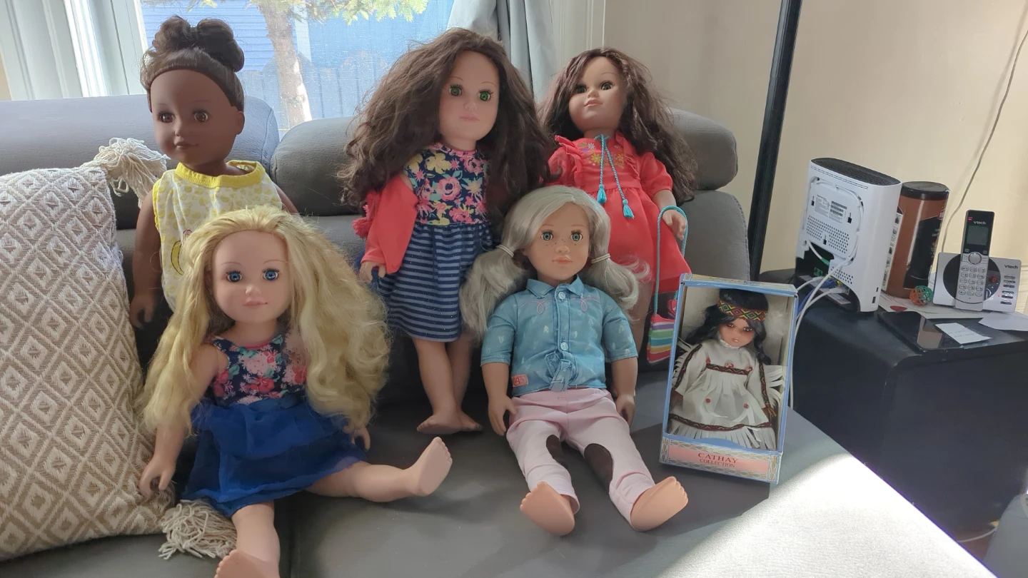 Collection of 5 Dolls 14$ each - photo 2