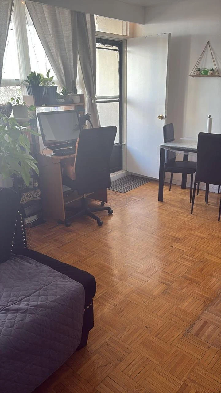 Two rooms for rent.
