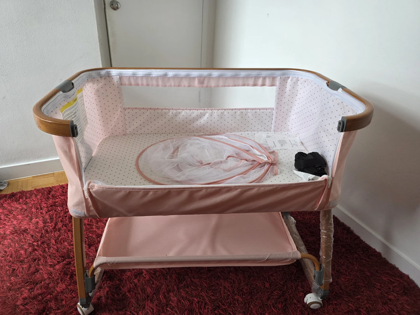 Pink Bassinet with Mosquito Net - photo 5