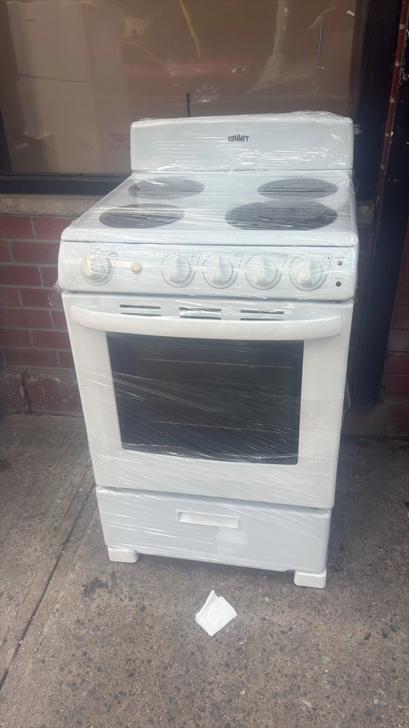 Hotpoint 24in white Electric stove