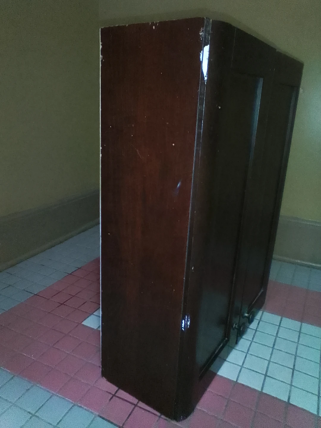 Wooden Cabinet with Two Shelves - photo 4