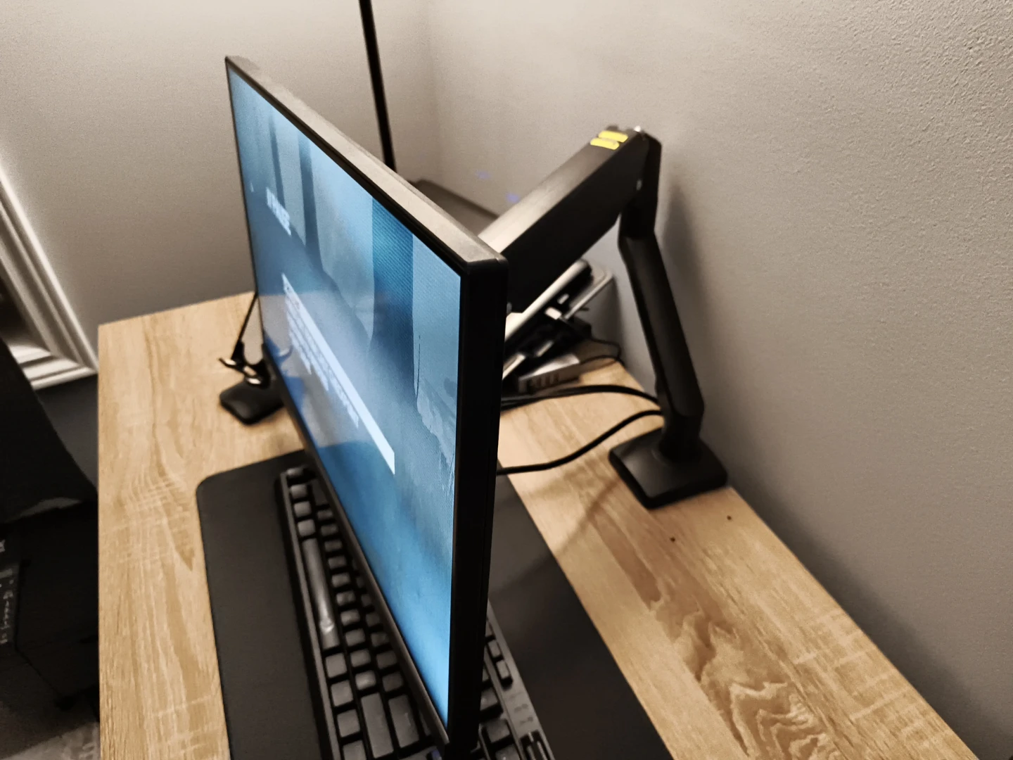 BenQ Monitor WITH MONITOR ARM