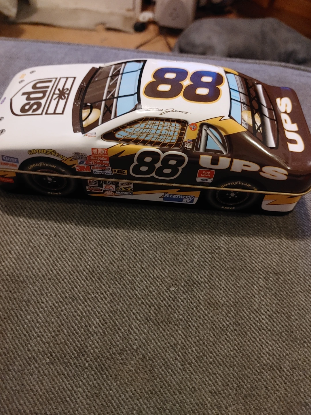 Dale Jarrett #88 UPS Nascar Collectible Tin