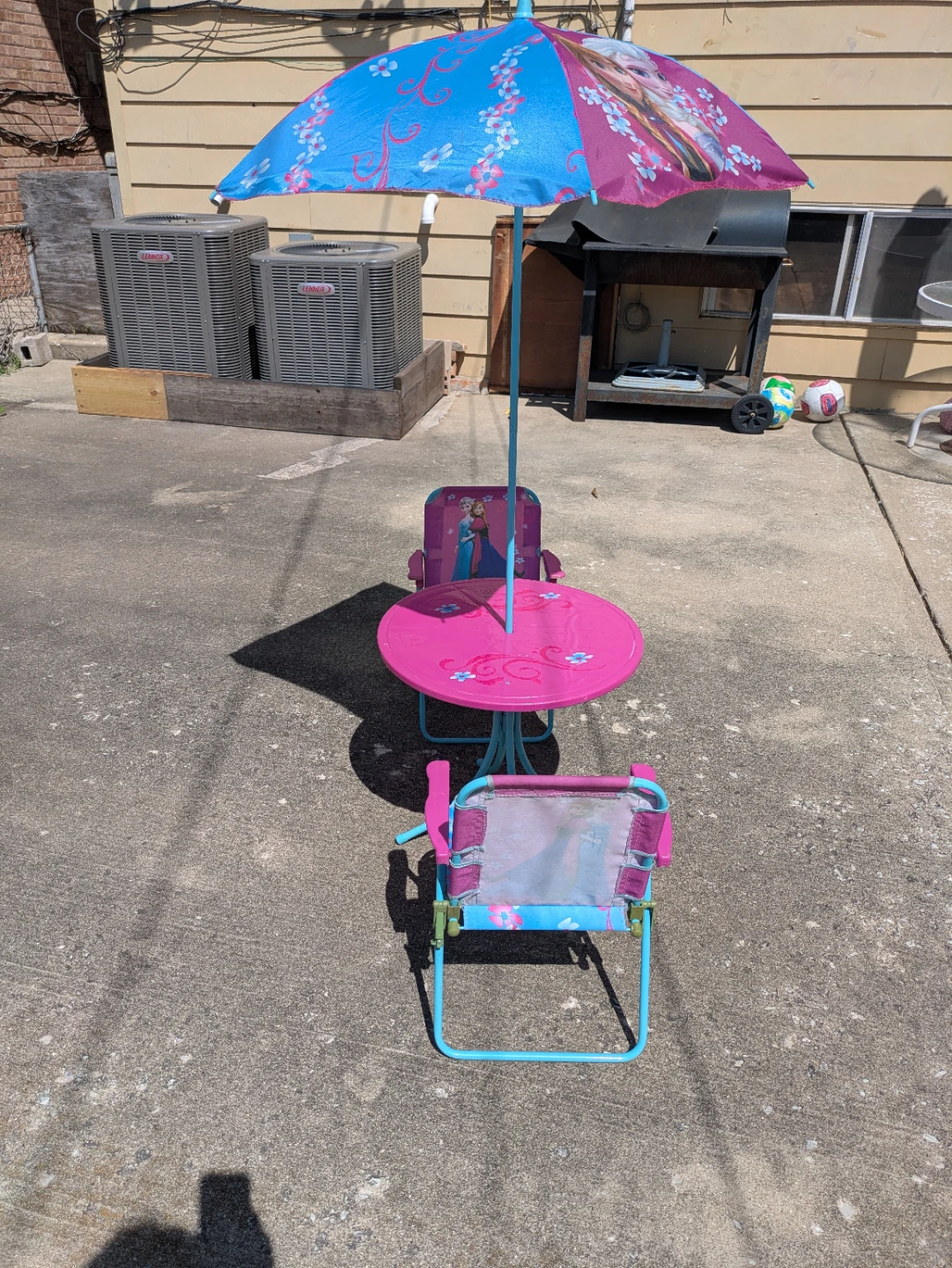 Kids Table and Chairs Set with Umbrella - photo 2