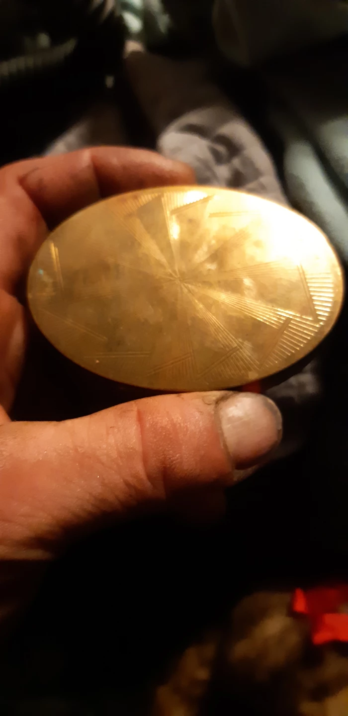 Elizabeth Arden New York Vintage Gold Tone Oval Compact - photo 2