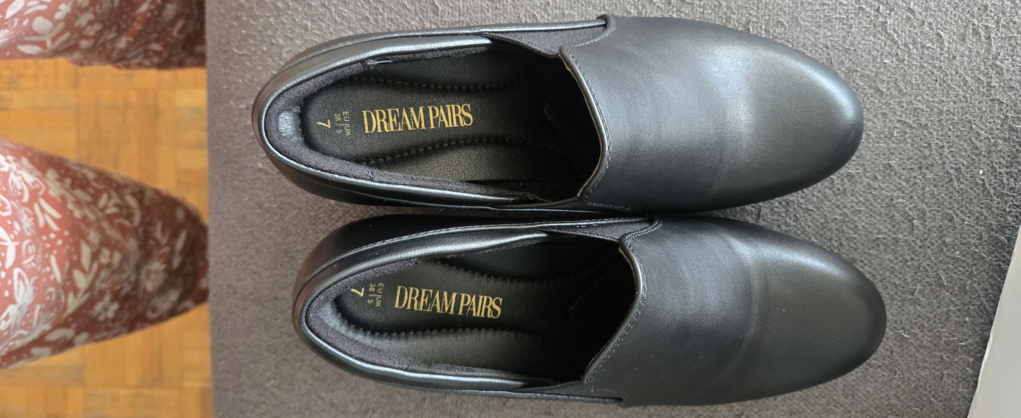 Dream Pairs Black Slip-On Heeled Loafers Size 7