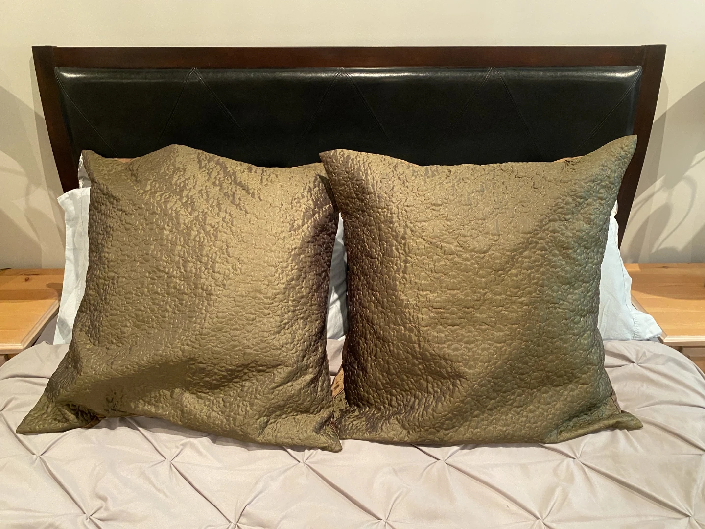 Pair of decorative throw pillows - photo 2