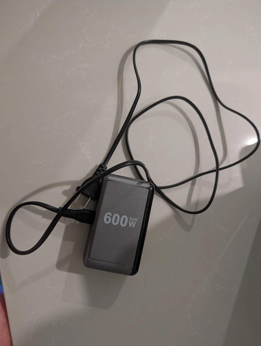 600W GaN Charger with Multiple USB-C and USB-A Ports - photo 2