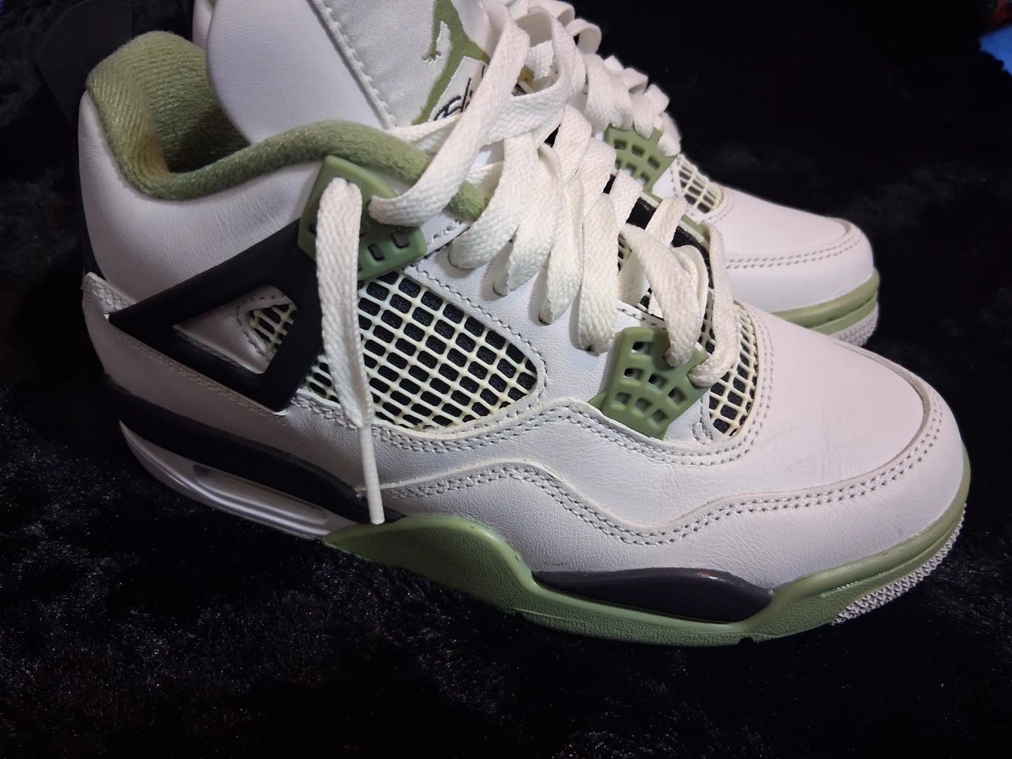 Air Jordan 4 Retro Shoes - photo 2