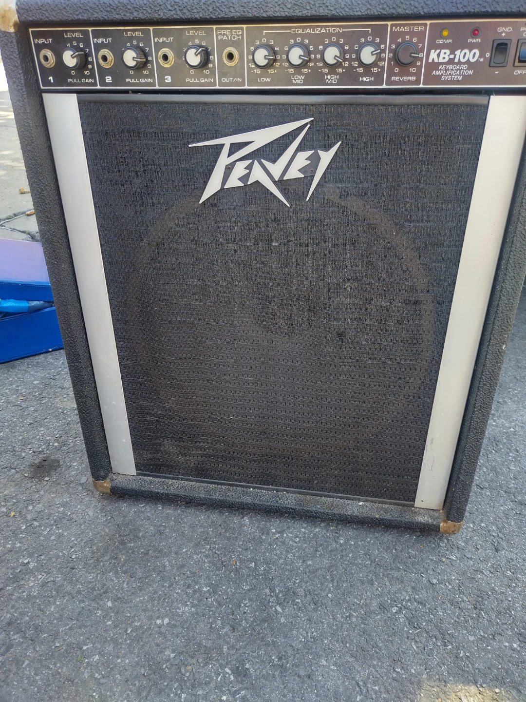 Peavey keyboard amplifier