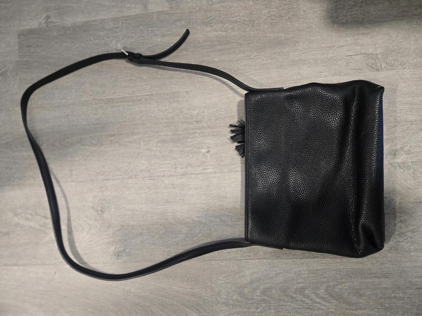 MINT COND. KATE SPADE BLACK CROSS BODY - Chester Street Dessi - photo 2