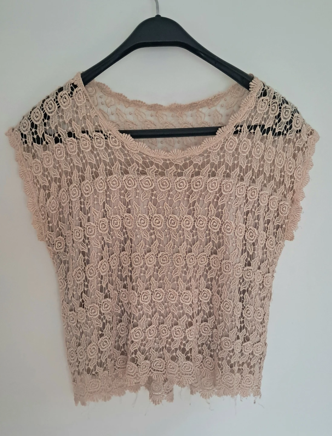 Beige Short-Sleeved Floral Lace Top