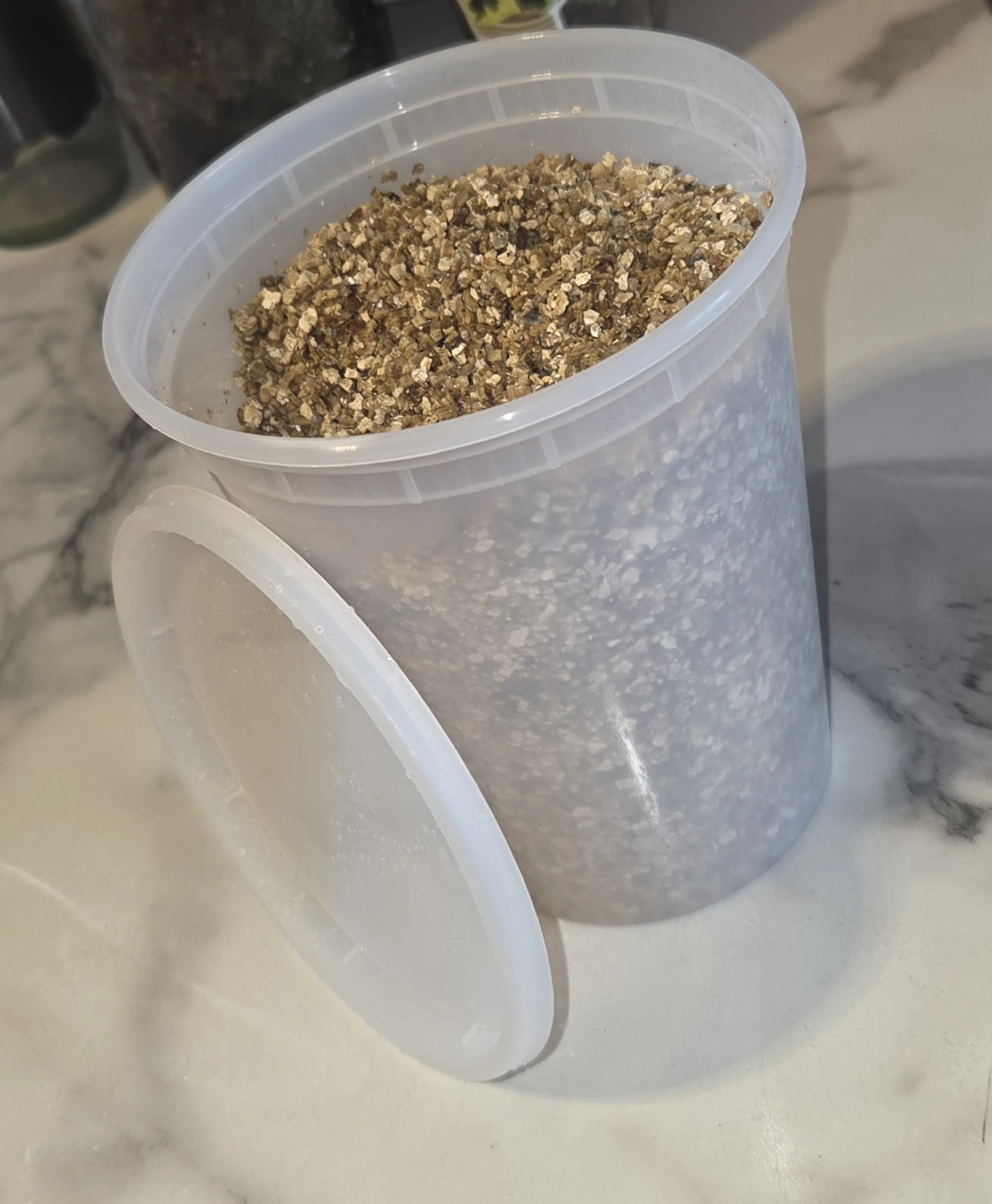 Vermiculite, USED. ✨️🪴🏡👩‍🌾